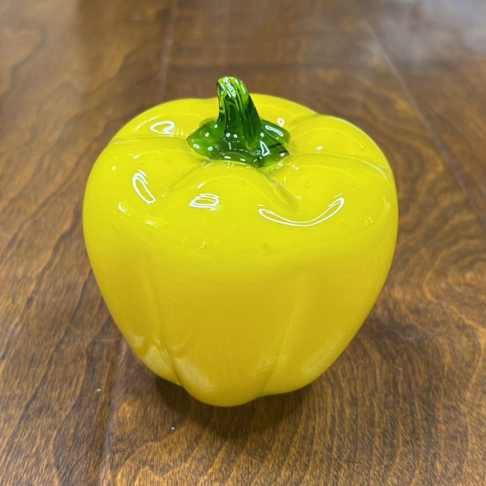 Murano style glass Vegetable 4" Yellow Bell Pepper hand blown paper weight decor - Picture 8 of 9